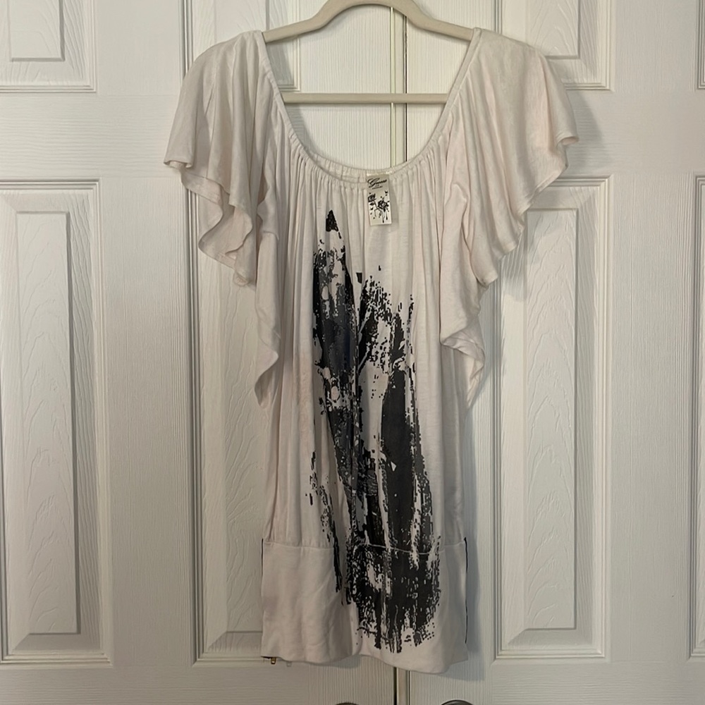 Women’s guess shirt